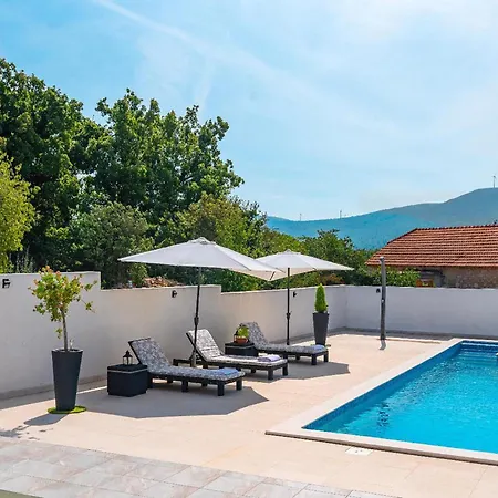 Holiday home Pet Friendly In Lozovac