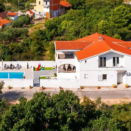 Holiday home Pet Friendly In Lozovac